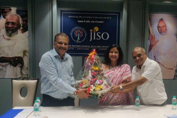 Mother, Artist and Messiah - Didi Manan Chaturvedi Ji was given a grand welcome by the team of Jain International Seva Organization (JISO)